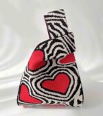 WN20230713-10- black/red2